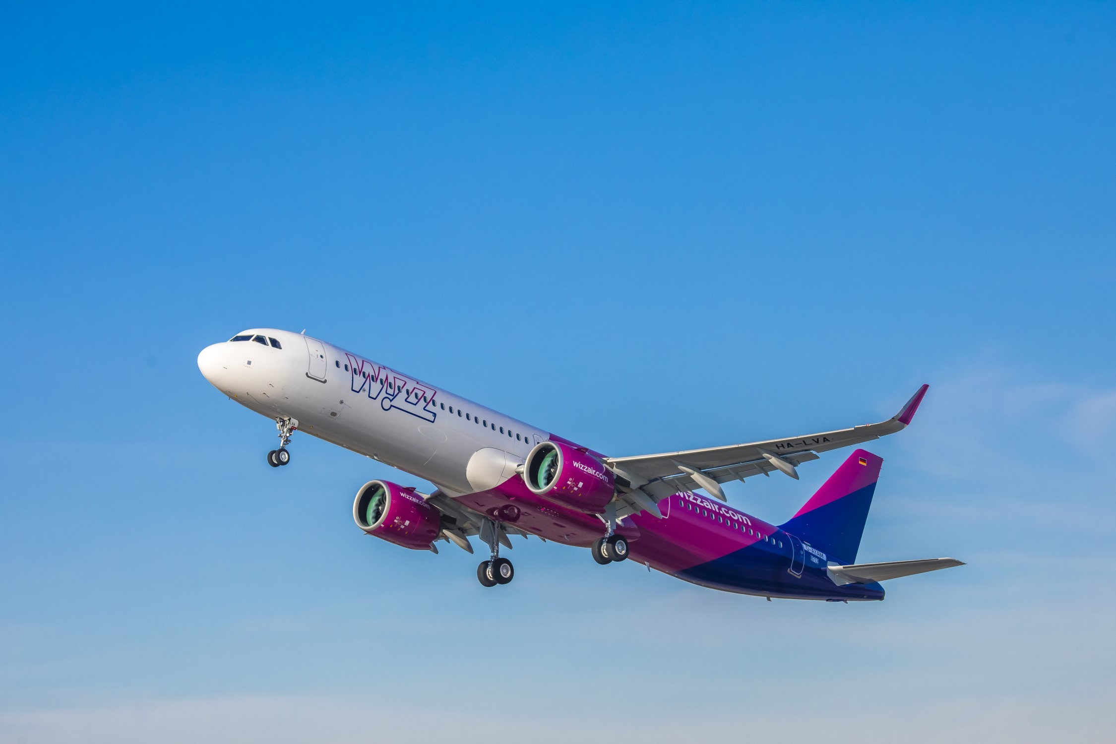 Wizz Air a transportat anul trecut un număr record de peste 60 milioane pasageri, din care peste 13 milioane spre şi dinspre România