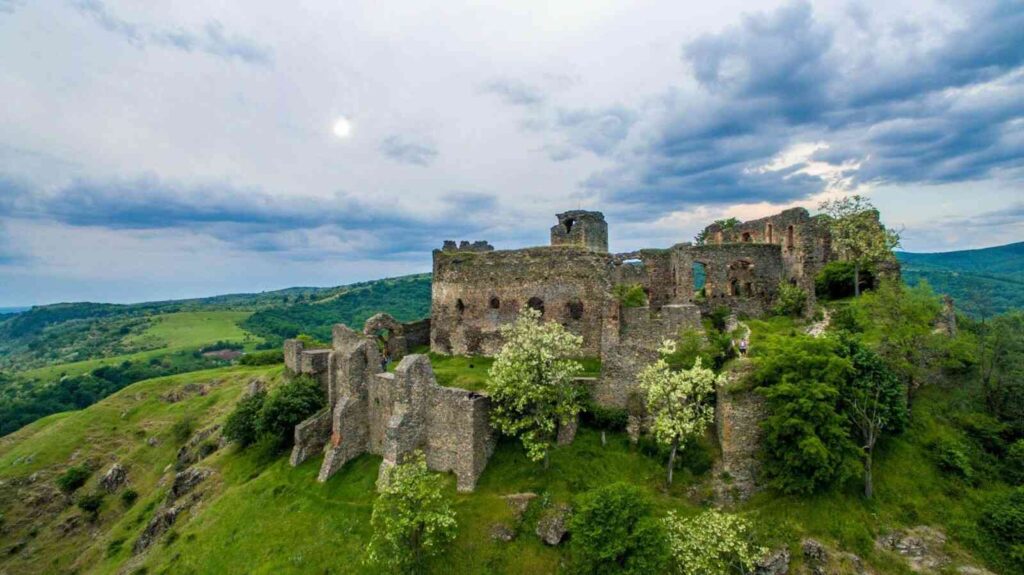 Cetatea Șoimoș, restaurată din surse bugetare