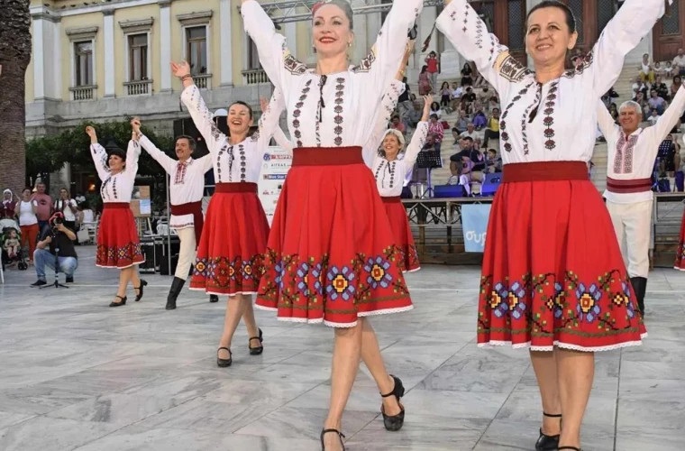 Cu toate neajunsurile, românii sunt printre cei mai fericiţi europeni