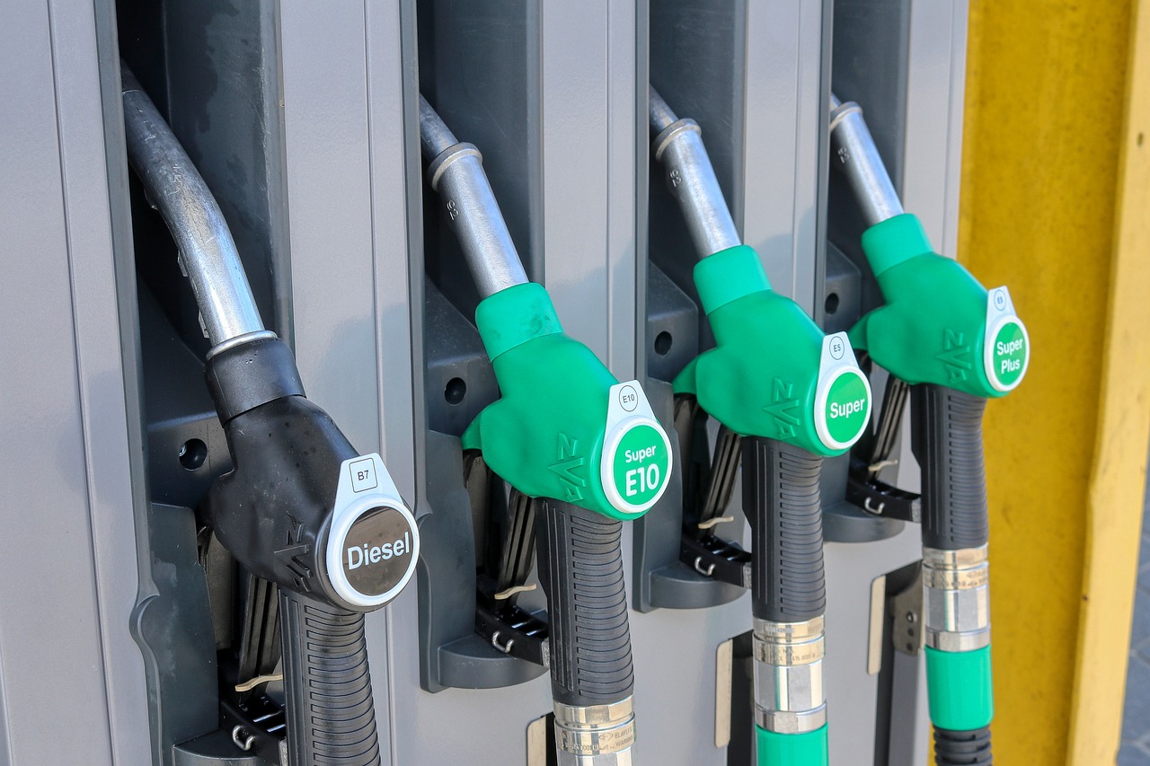 Benzina şi motorina, o nouă scumpire. Prețul carburanților în România, astăzi