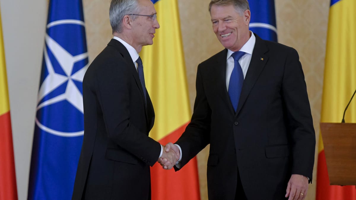 Jurnalistă Bloomberg: România a anunțat oficial NATO că îl propune pe Klaus Iohannis ca Secretar General al Alianței. Germania îl susține pe Mark Rutte. Update