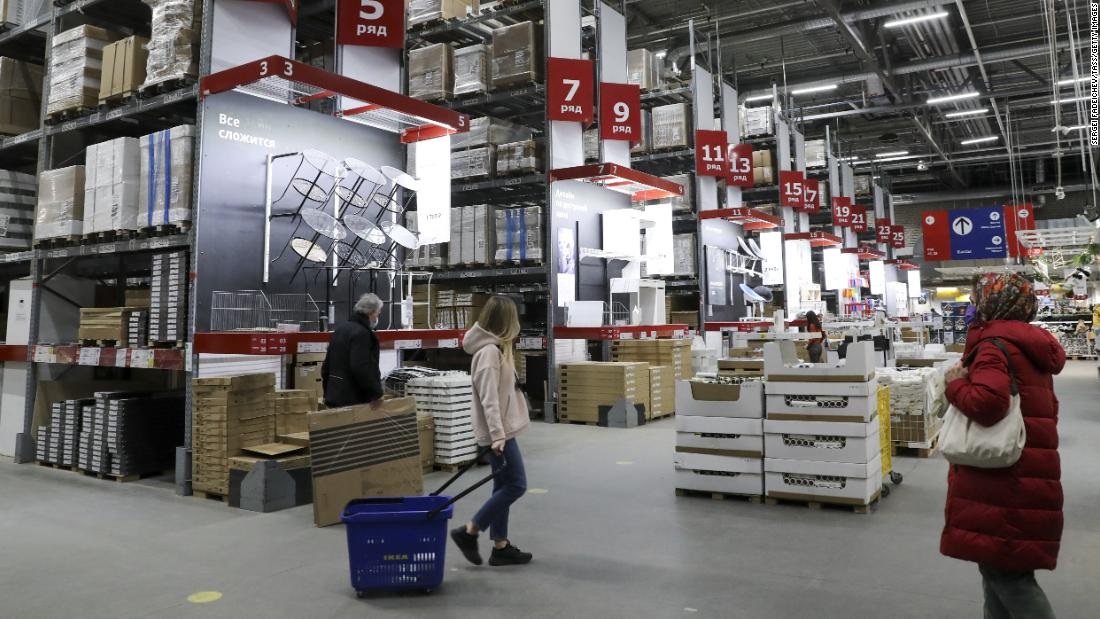 IKEA reduce prețurile pentru jumătate dintre produsele aflate la vânzare