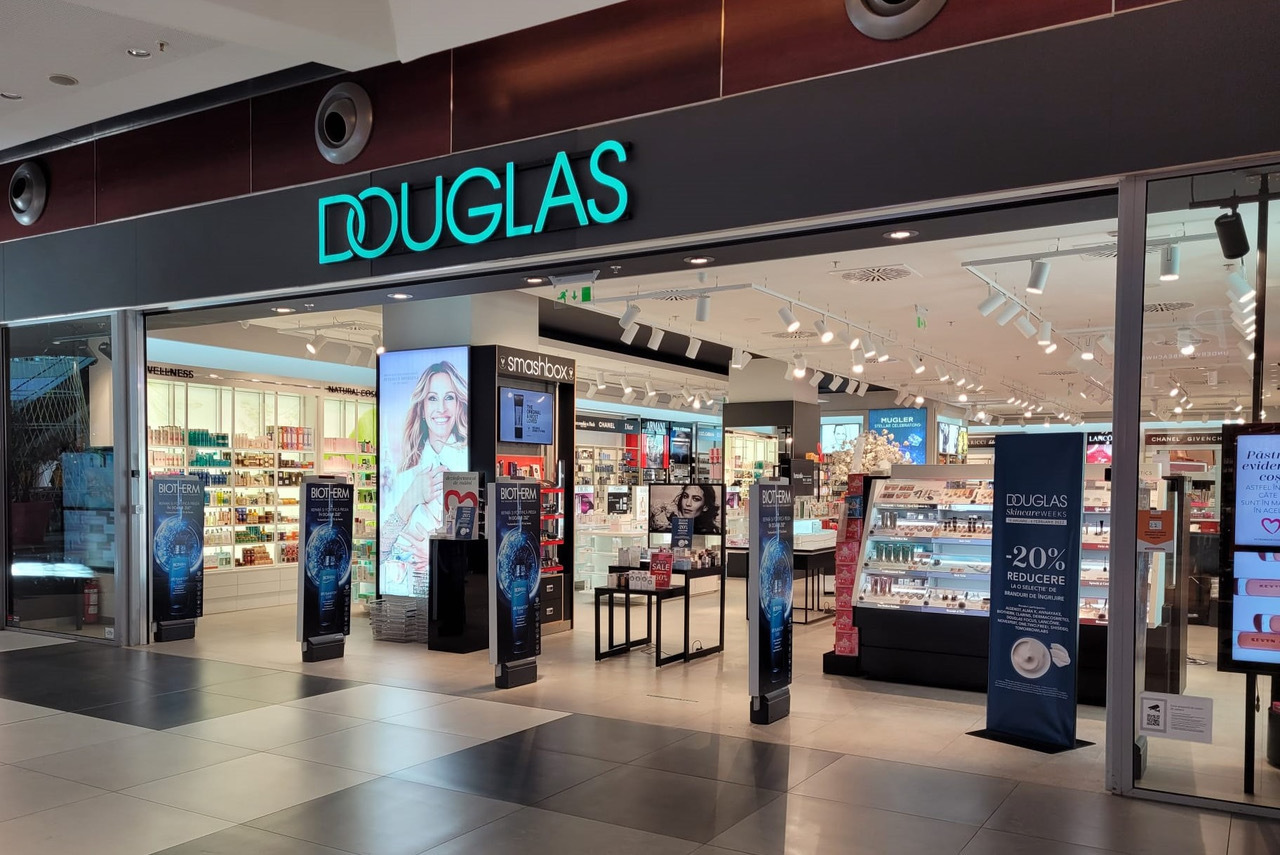 Retailerul de parfumuri Douglas va anunţa o ofertă publică iniţială în următoarele zile – surse