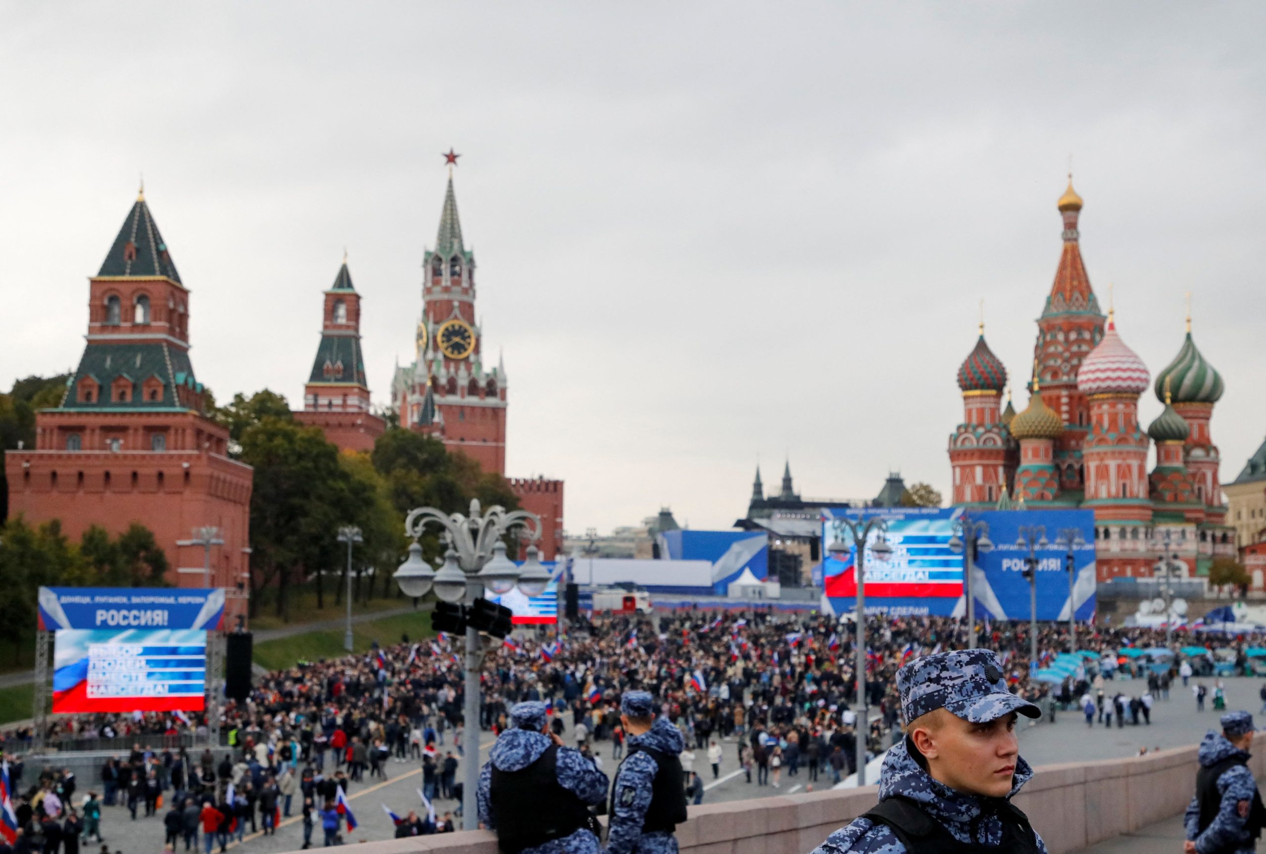 Militarizarea totală a Rusiei: Orice concert, orice transmisie, orice eveniment să înceapă cu imnul și glorificarea faptelor rusului