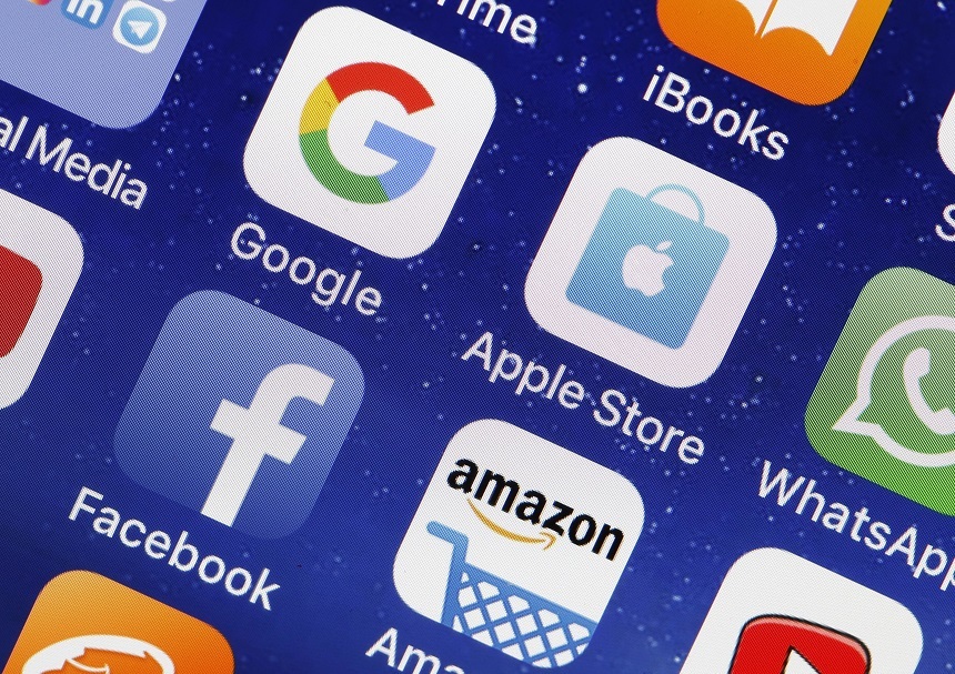 Apple, Meta Platforms şi Google, parte a grupului Alphabet, urmează să fie investigate pentru posibile încălcări ale legii pieţelor digitale a UE – surse