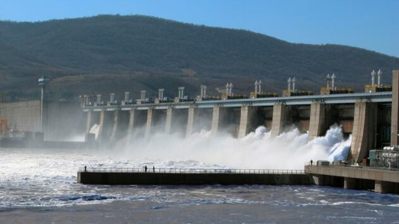 Hidroelectrica a redat în exploatare hidroagregatul 5 de la Porţile de Fier I, după ce incendiul din 1 februarie a afectat transformatorul aferent