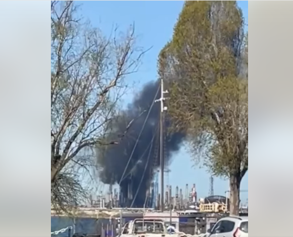 UPDATE – Explozie la Rafinăria Petromidia/ Nu sunt victime / Planul Roşu de Intervenţie, dezactivat de la ora 10.00  – VIDEO, FOTO