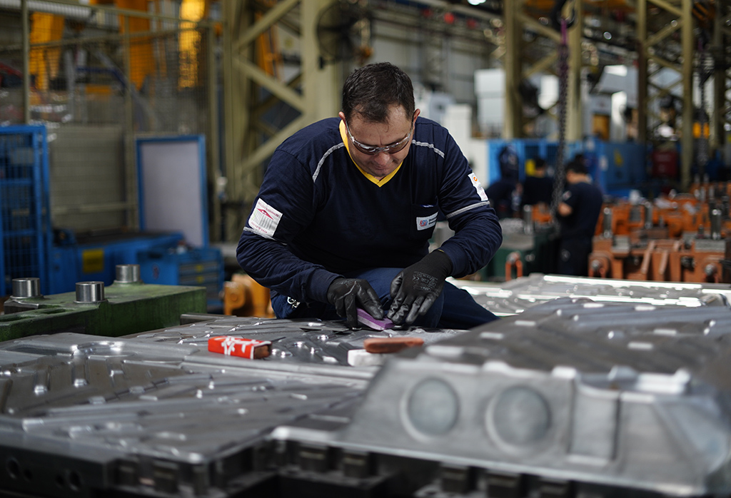 Se deschide o nouă fabrică de componente auto în România