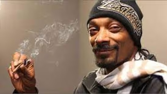 Snoop Dogg, antrenor onorific al echipei SUA la JO de iarnă 2026. Rapperul „campion la fumat” s-a calificat după ce a cucerit JO Paris 2024