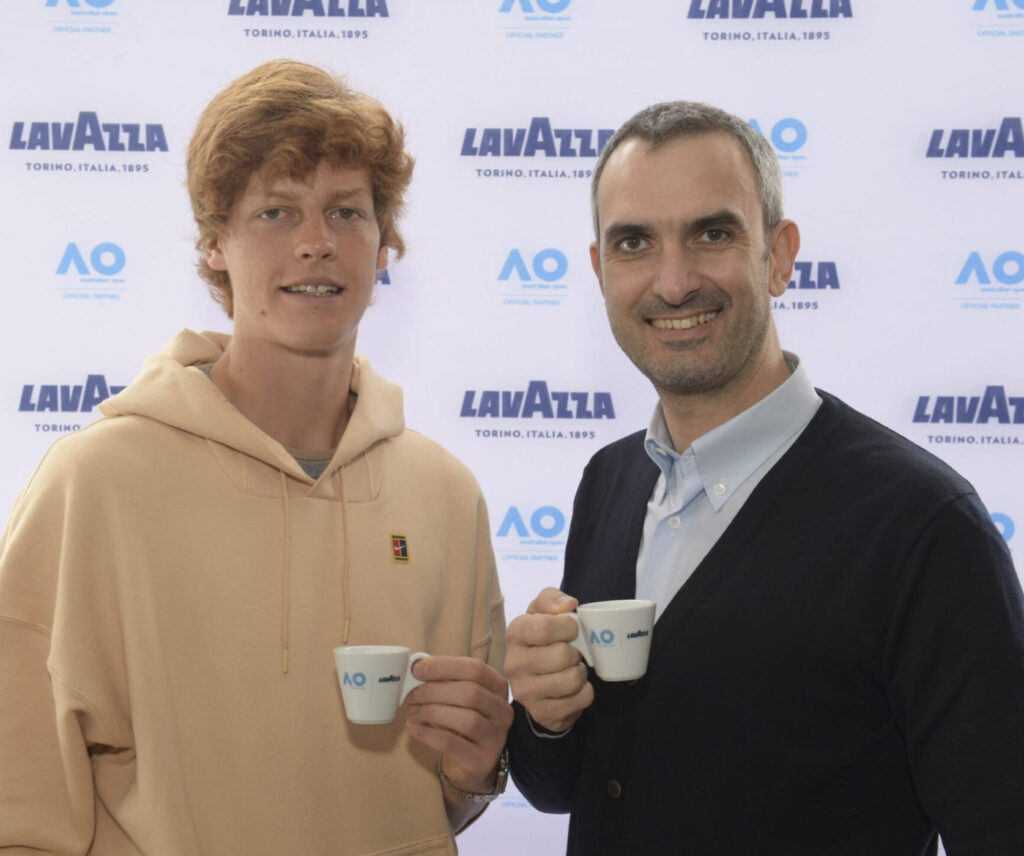 Jannik Sinner, imaginea Lavazza până în 2030. O poveste care rămâne 100% italiană