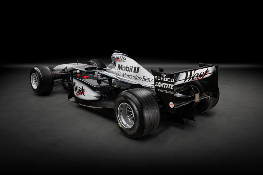 Simbol în Formula 1, un McLaren legendar, scos la licitație
