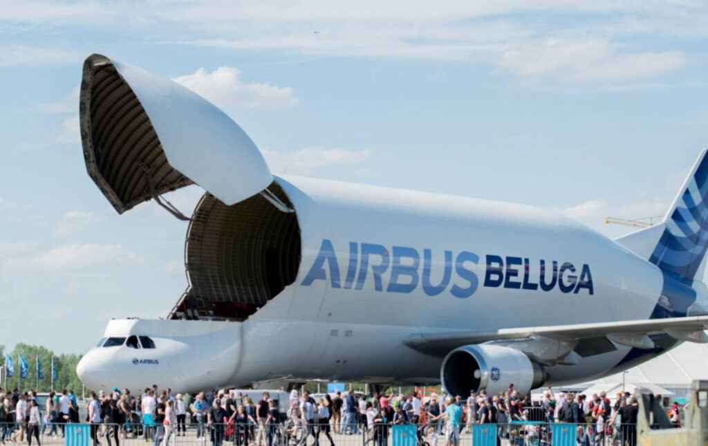 Giganticele Airbus Beluga se retrag definitiv. „Balena cerurilor” își ia rămas-bun după trei decenii