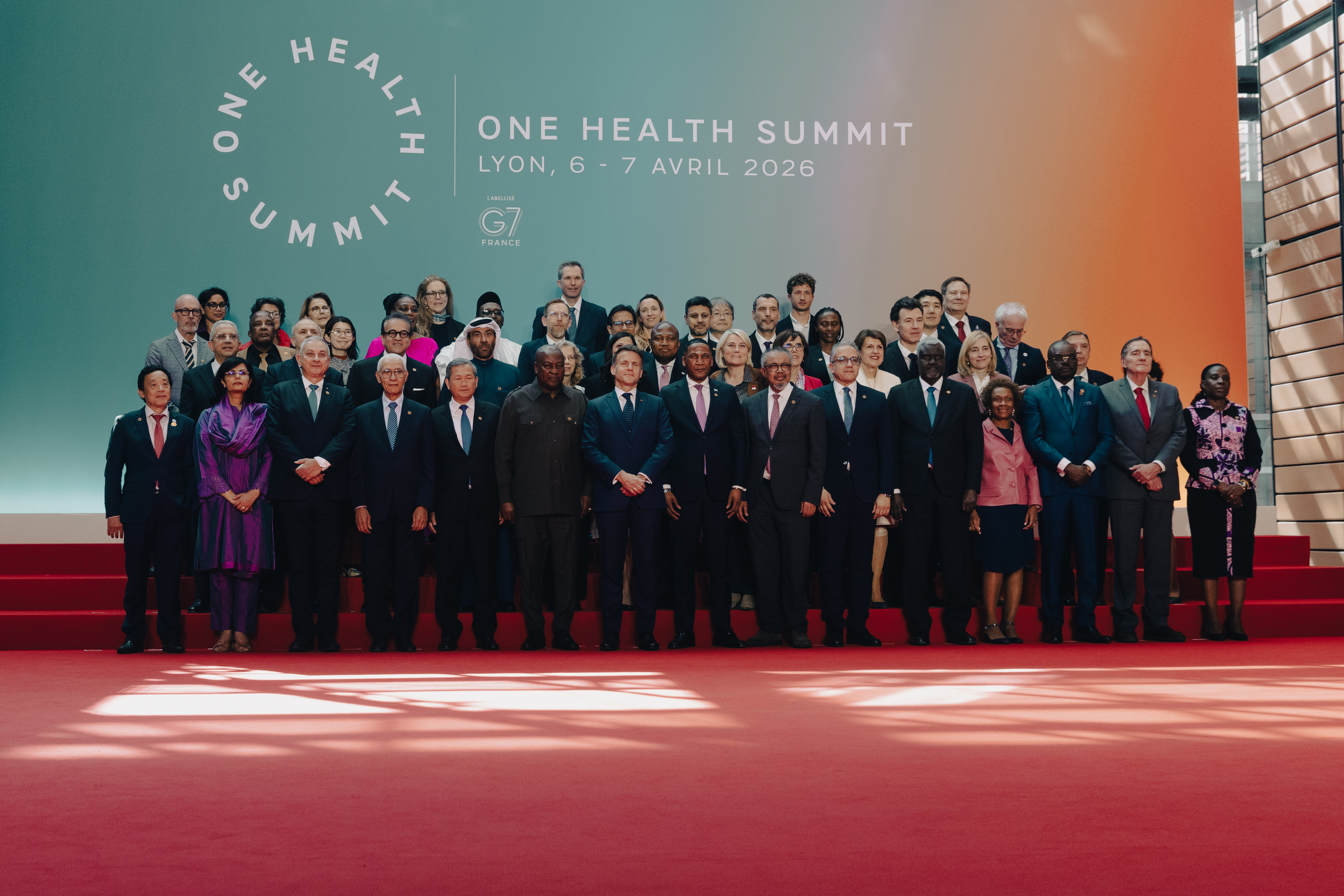 Comisia anunță noi angajamente de 796,5 milioane de euro pentru sănătatea globală, cu accent pe Fondul Global, rezistența antimicrobiană și cooperarea cu Africa