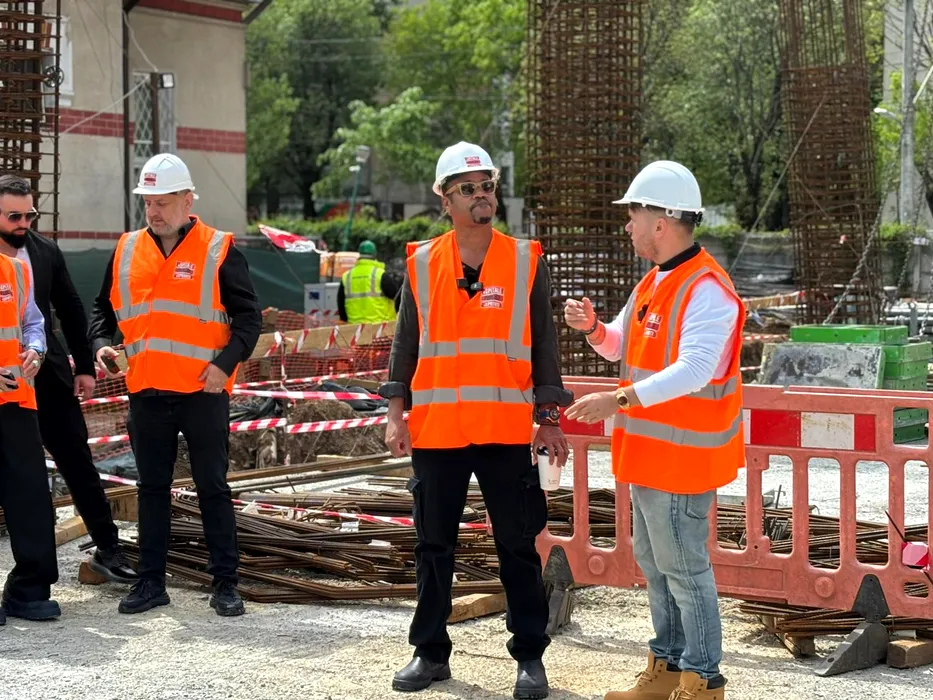 Cuba Gooding Jr. a vizitat Bucureștiul și se implică într-un proiect major: strânge fonduri pentru o clinică de psihiatrie pediatrică 