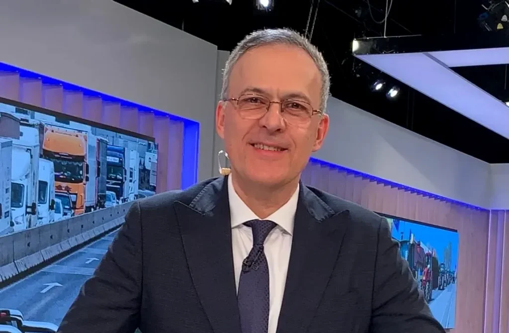 Răzvan Dumitrescu și-a anunțat în direct plecarea din televiziune!