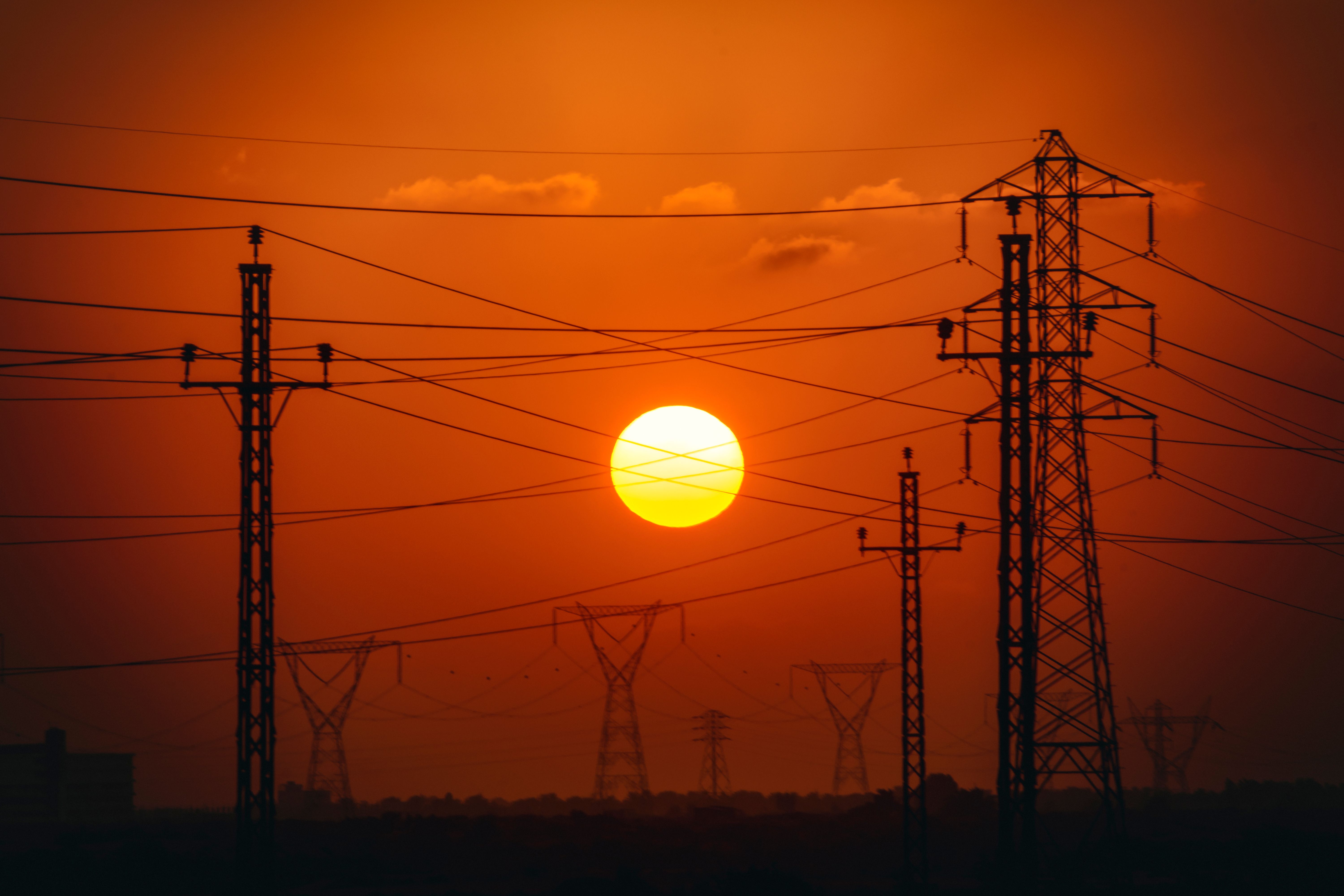 Uniunea Europeană și Egiptul prezintă un proiect de 690 de milioane de euro pentru modernizarea rețelei electrice egiptene